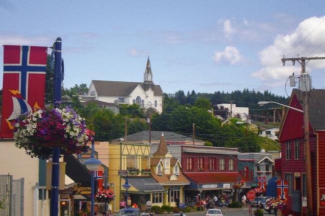 Downtown Poulsbo with buildings in the distance